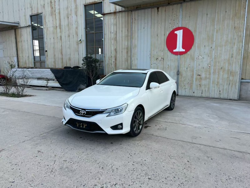 徐州14年丰田锐志2