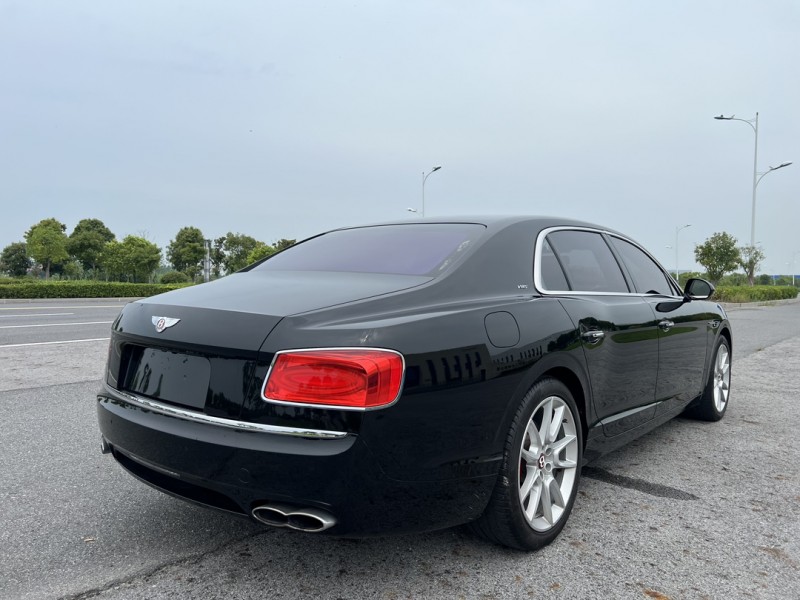 盐城17年宾利飞驰5