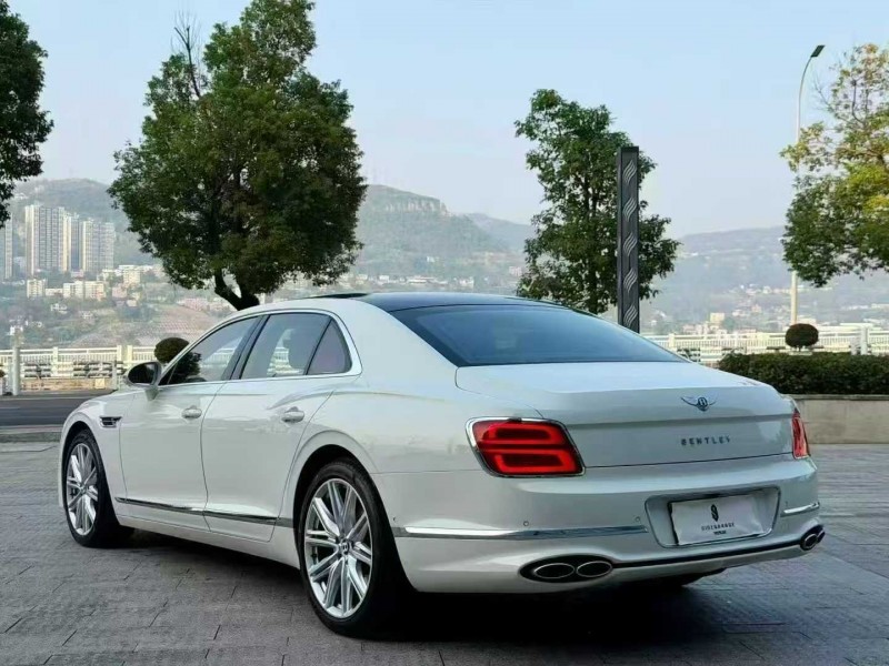 广州25年宾利飞驰7