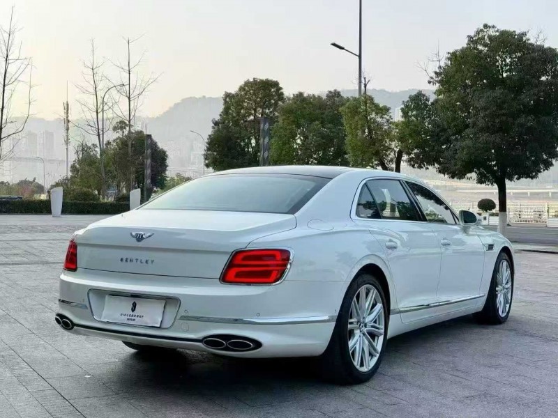 广州25年宾利飞驰9