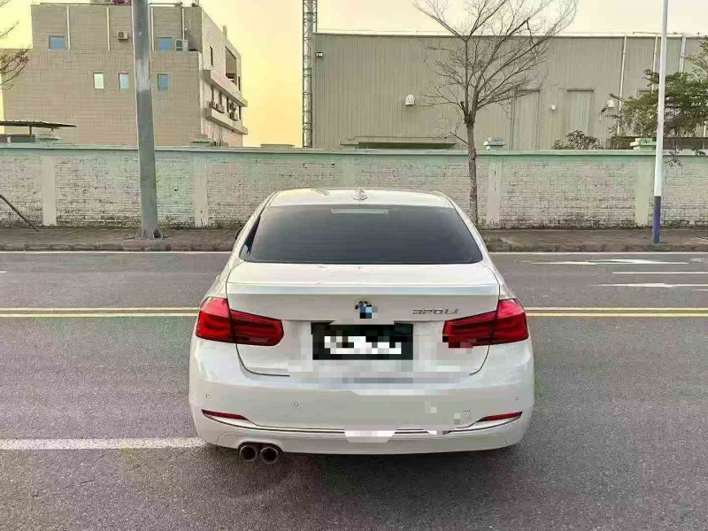 汕头19年宝马3系9