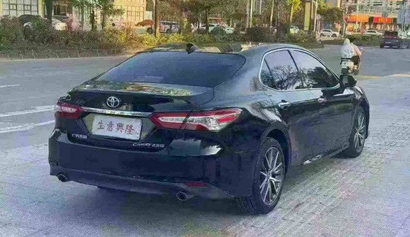 汕头22年丰田凯美瑞8