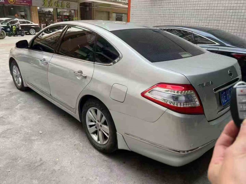 佛山12年日產天籟8