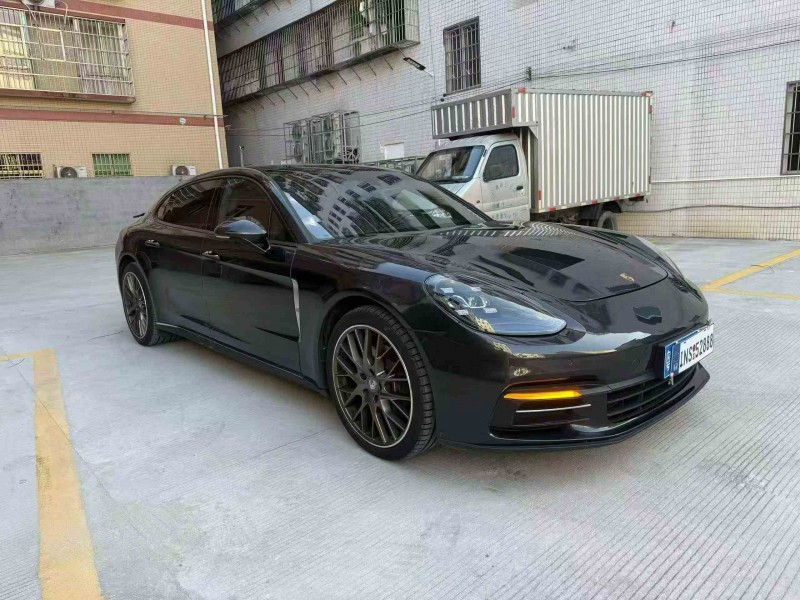 汕头18年保时捷帕拉梅拉2