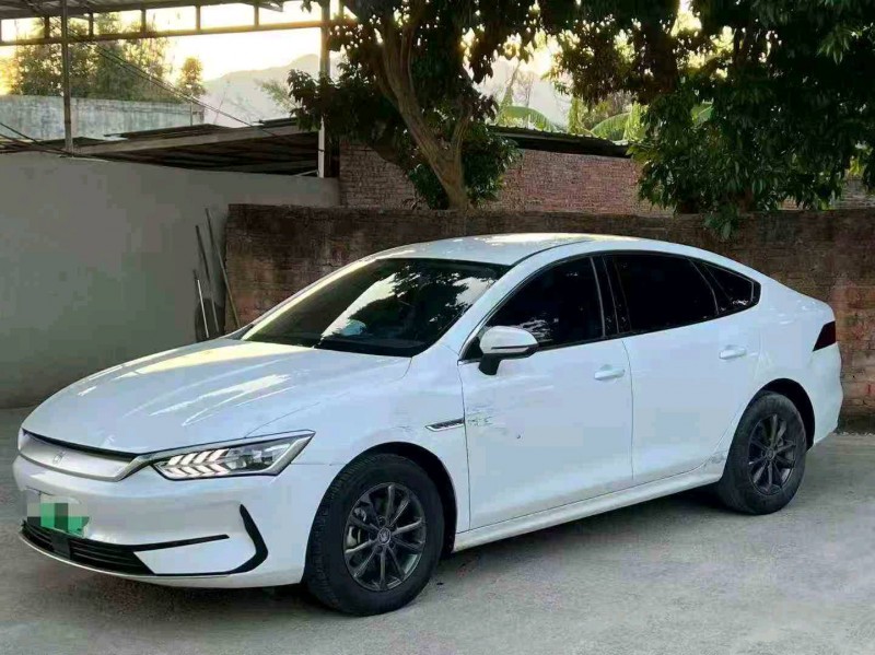 深圳23年比亚迪秦3