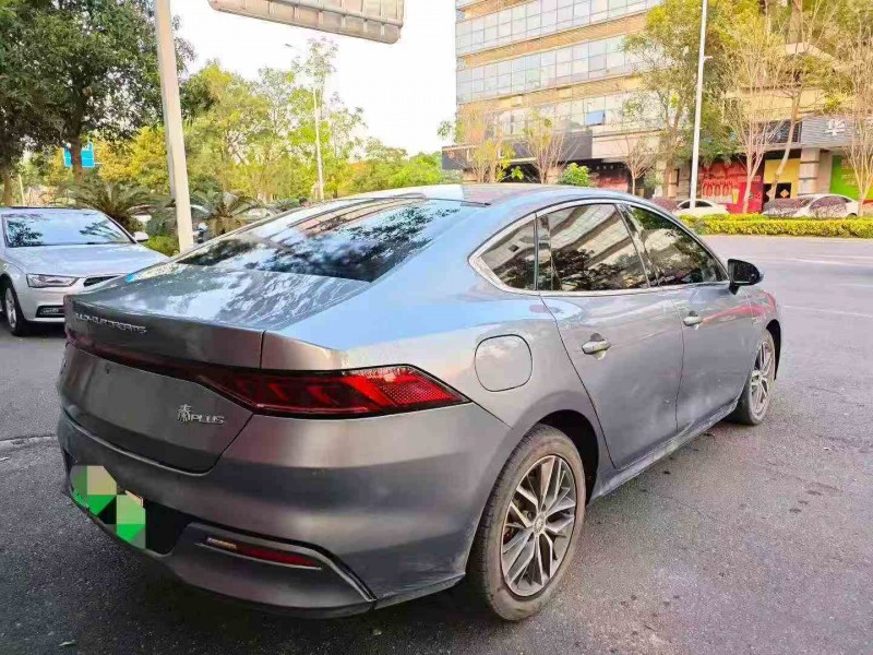 珠海22年比亚迪秦8