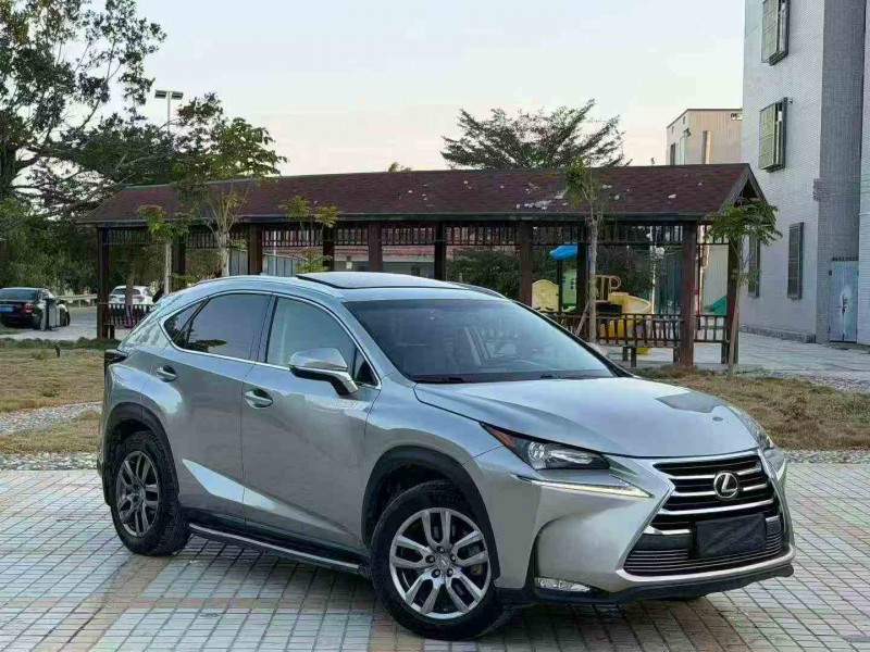 江门15年雷克萨斯NX2