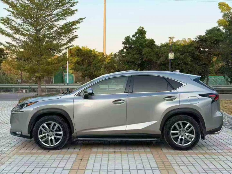江门15年雷克萨斯NX3