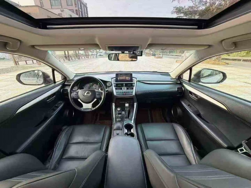 江门15年雷克萨斯NX5