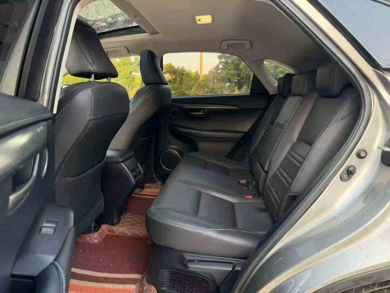 江门15年雷克萨斯NX6