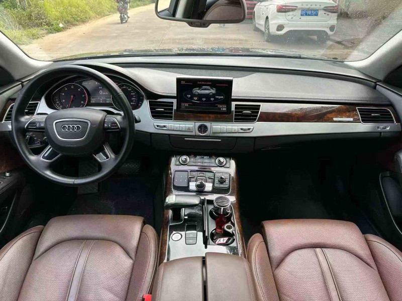 江门16年奥迪A8L3