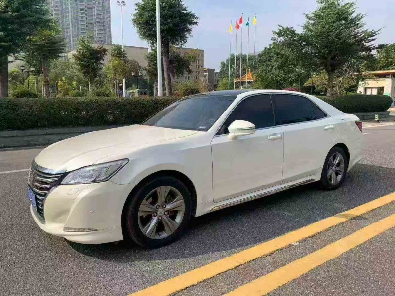 江门17年丰田皇冠2