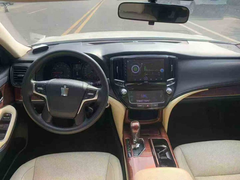 江门17年丰田皇冠4