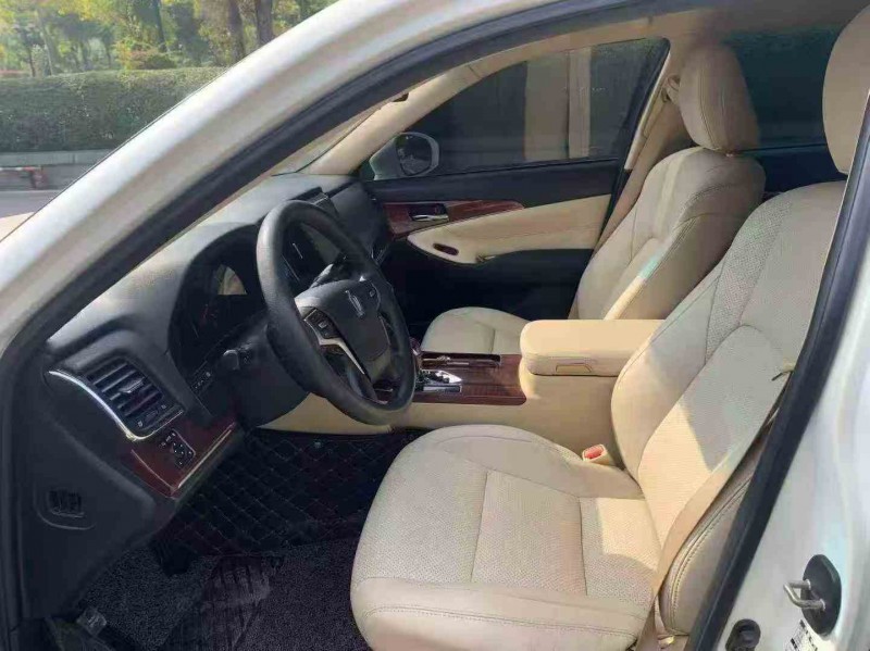 江门17年丰田皇冠6