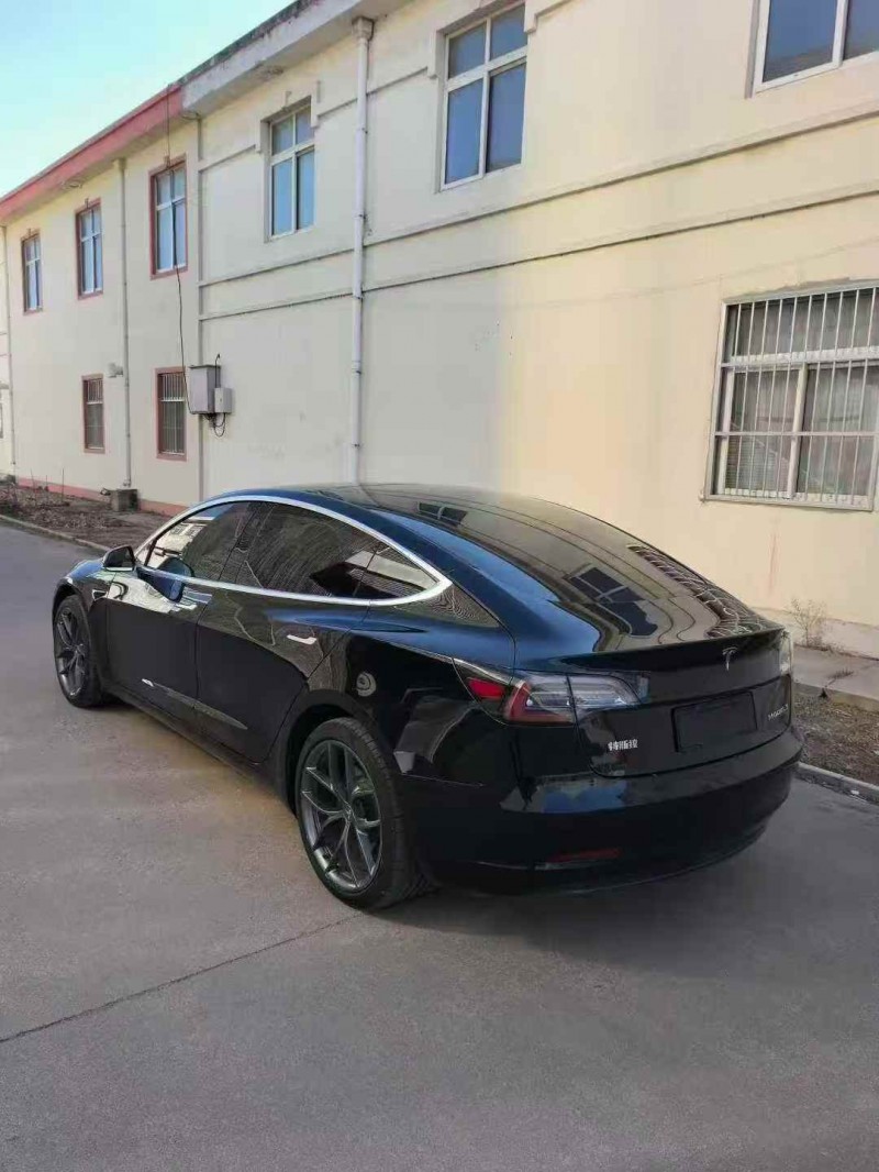 济宁20年特斯拉MODEL 35