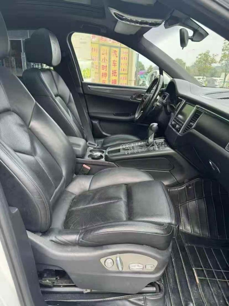 九江15年保时捷Macan8