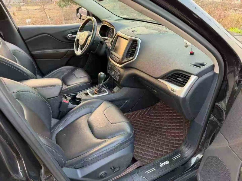 嘉兴20年Jeep自由光4