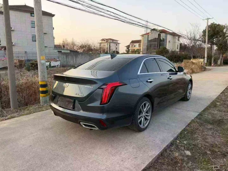 紹興21年凱迪拉克CT48