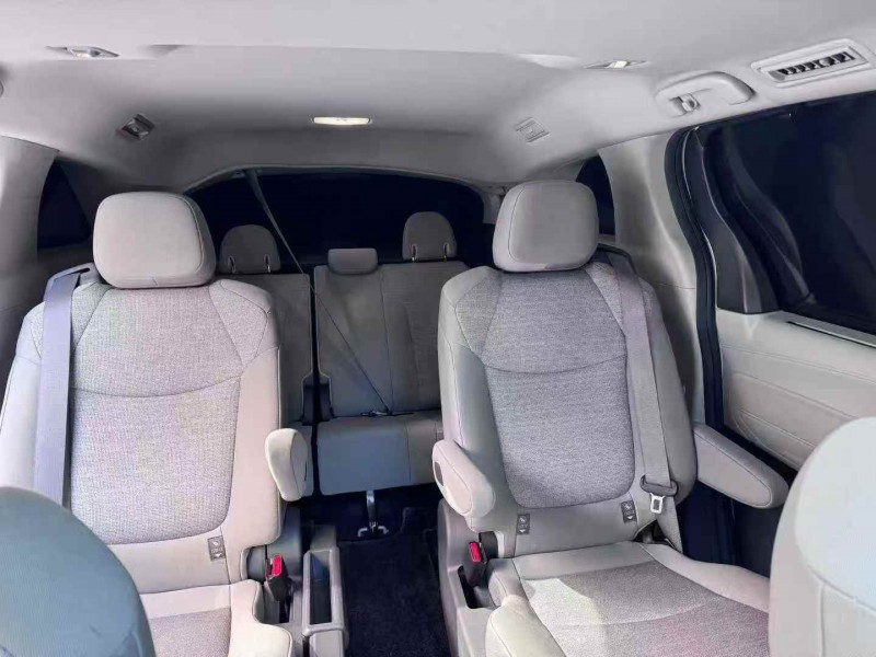 常德24年丰田塞纳6