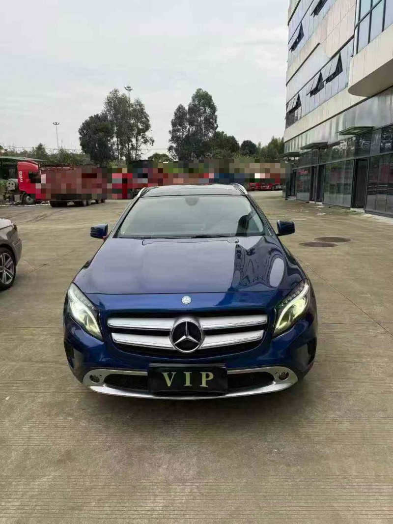 乐山16年奔驰GLA1