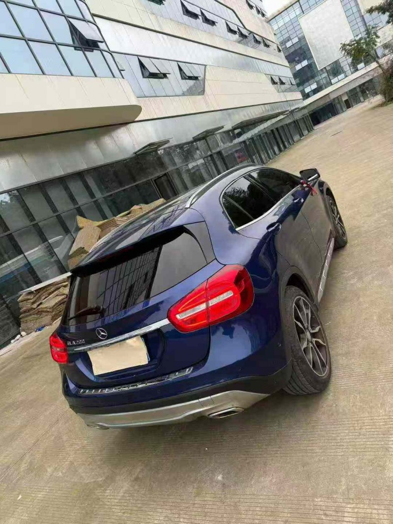 乐山16年奔驰GLA6