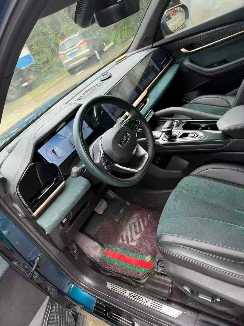 乐山21年吉利星越3