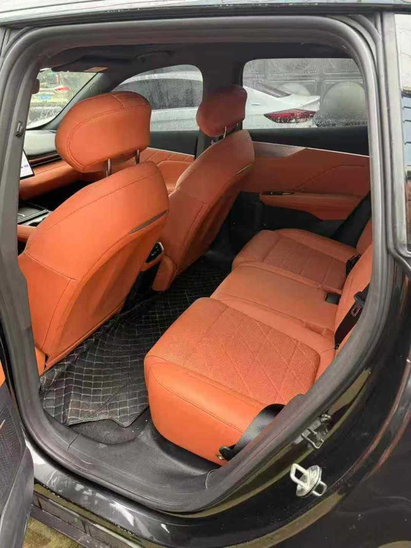 乐山25年长安汽车深蓝4