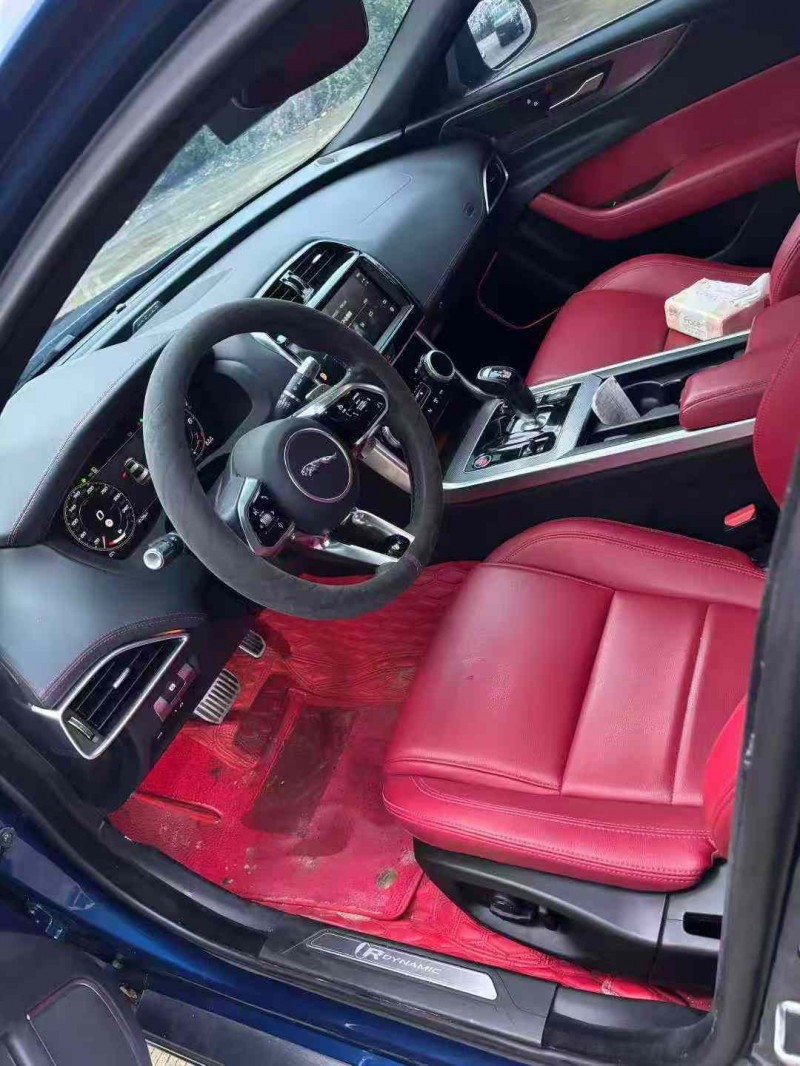 乐山21年捷豹XE3