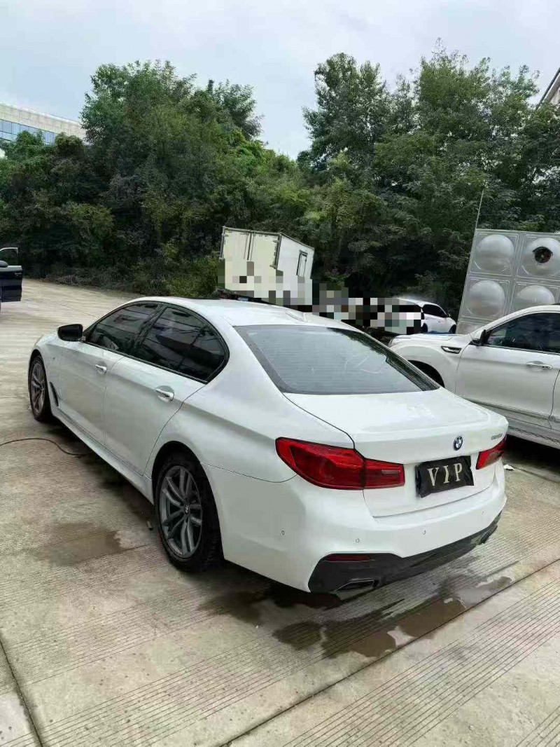 乐山18年宝马5系4