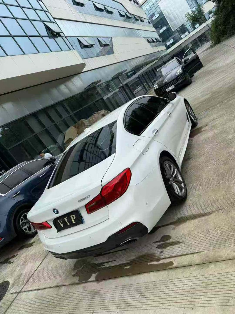 乐山18年宝马5系5