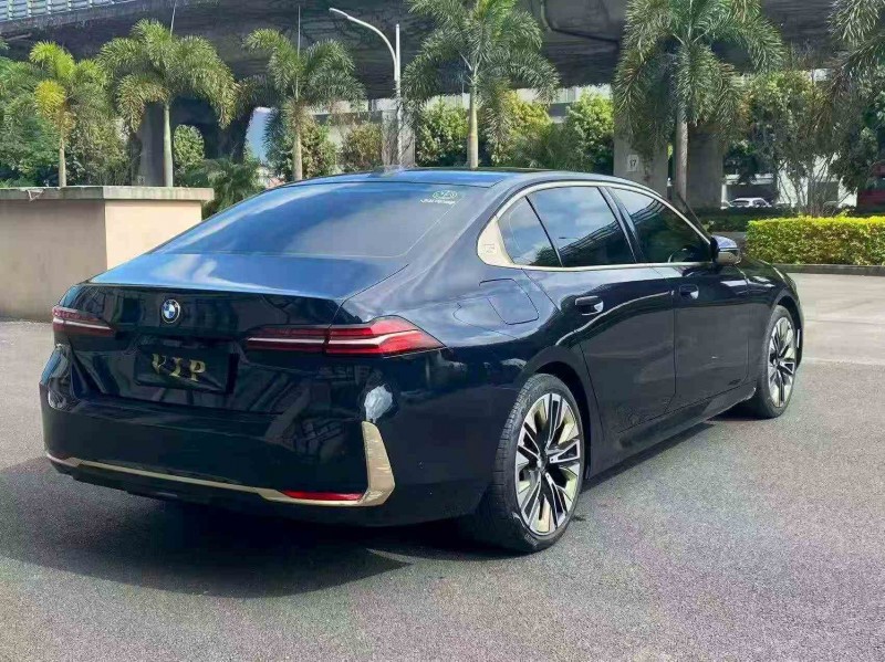 南平24年宝马5系8