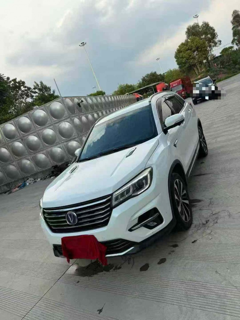 乐山18年长安汽车CS752