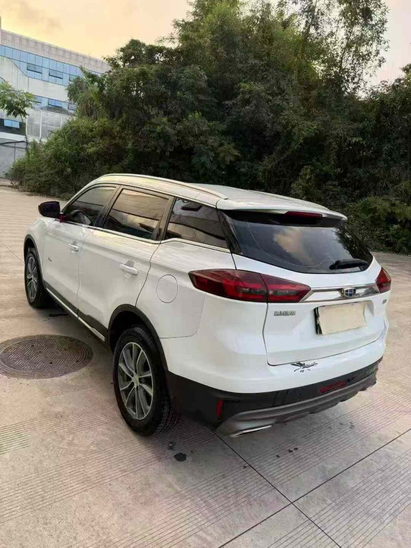 乐山19年吉利博越6