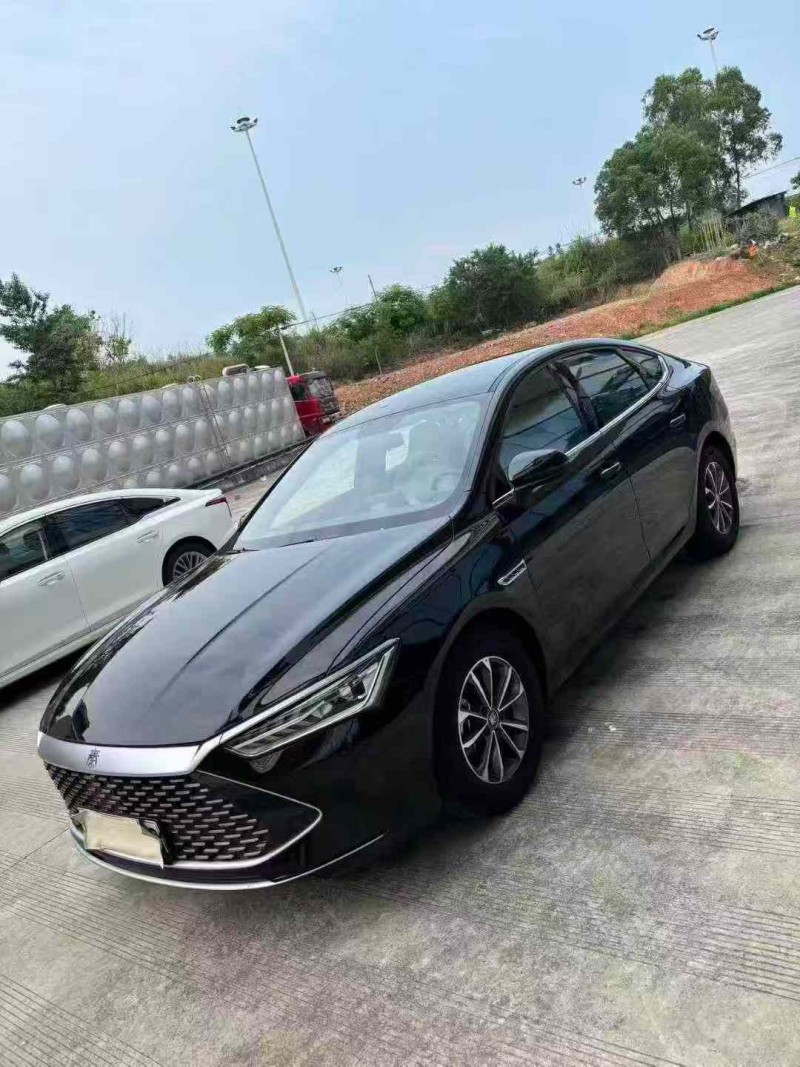 乐山25年比亚迪秦2