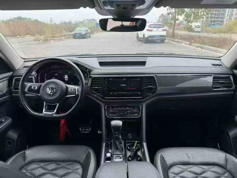 钦州19年大众途昂4