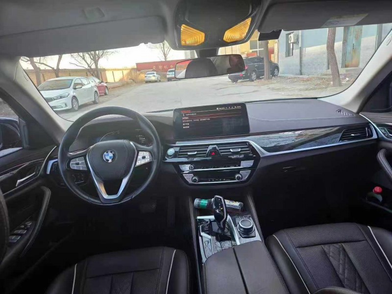 保定22年宝马5系5