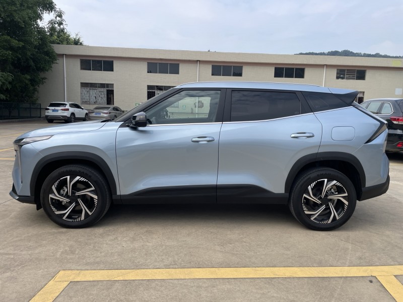 中山23年吉利博越3