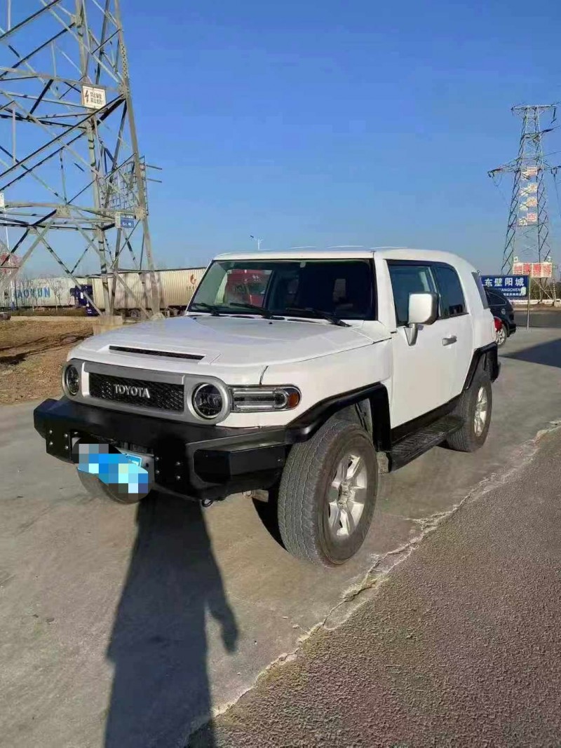 保定19年丰田兰德酷路泽3