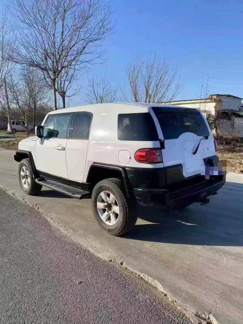 保定19年丰田兰德酷路泽8