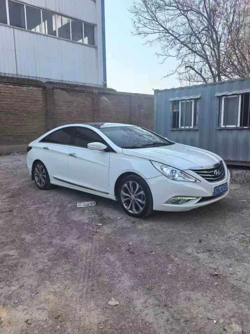 保定14年现代索纳塔2