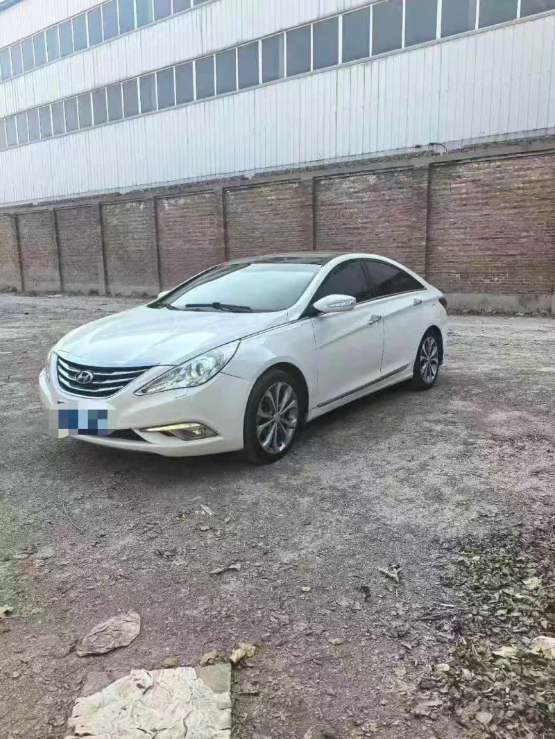 保定14年现代索纳塔3