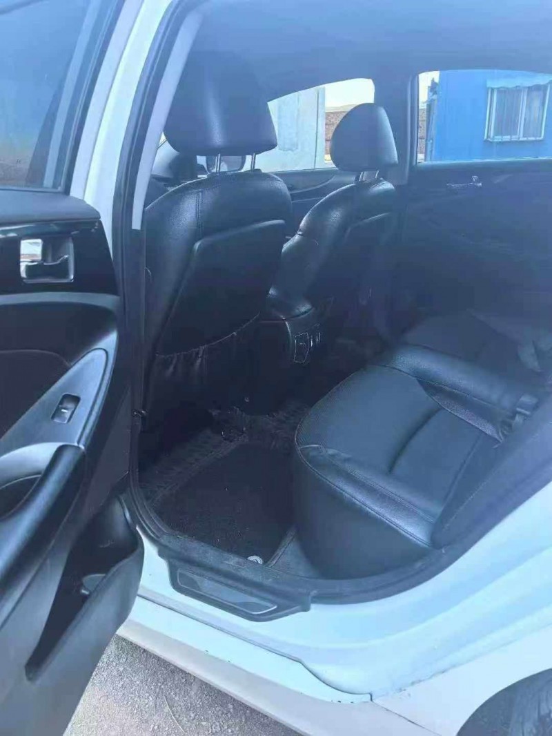 保定14年现代索纳塔5