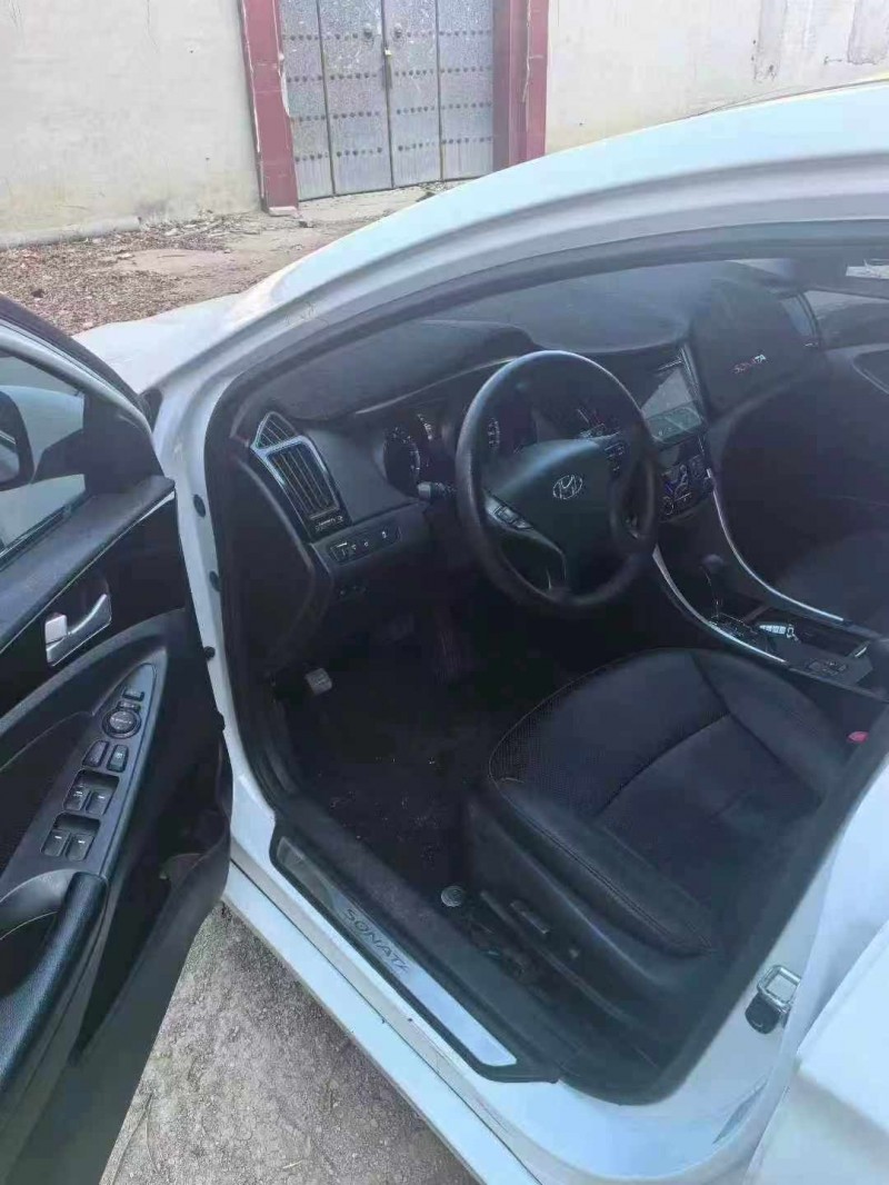 保定14年现代索纳塔6