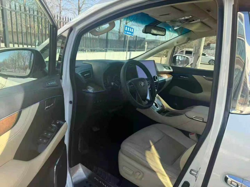 保定16年丰田埃尔法6