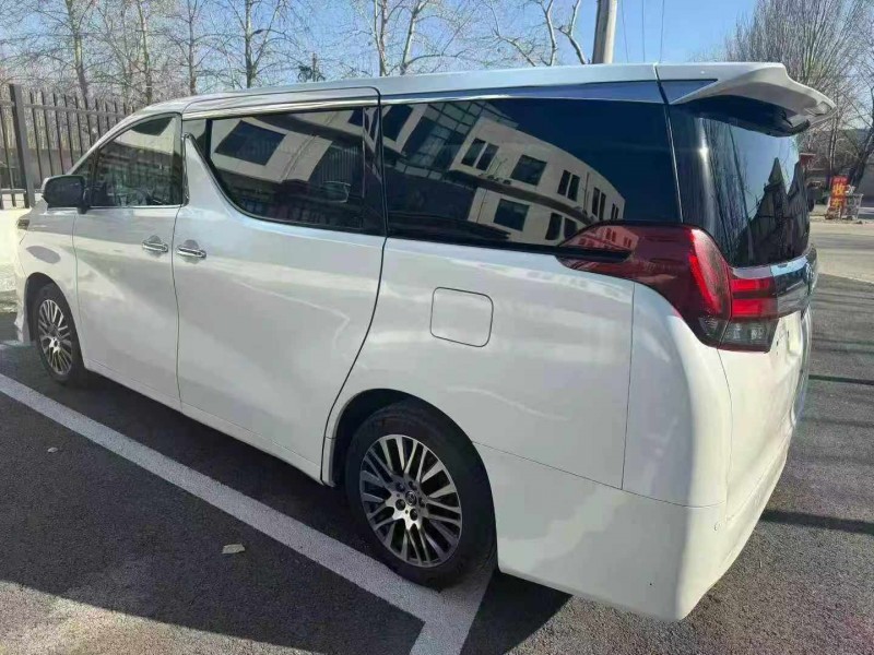 保定16年丰田埃尔法7