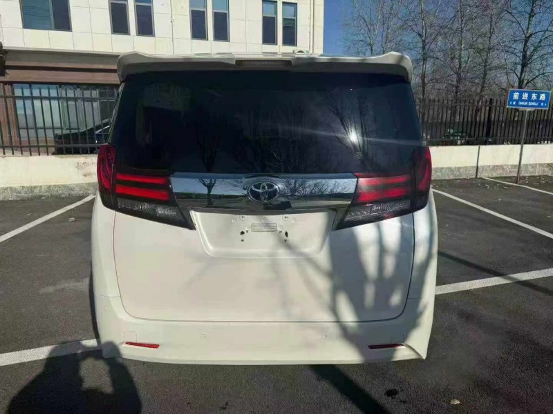 保定16年丰田埃尔法9