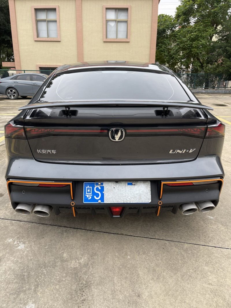 中山25年长安汽车UNI9
