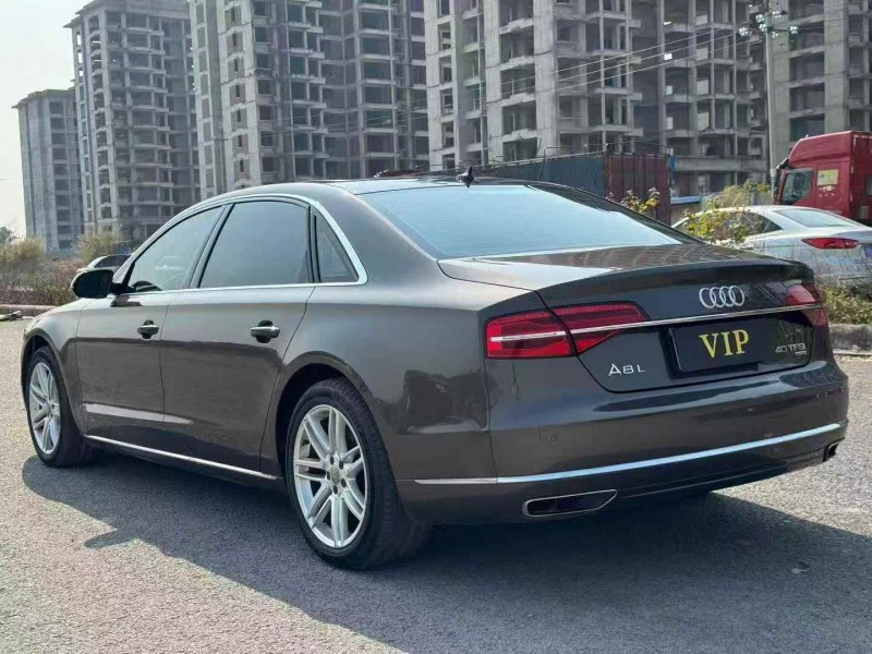 衡阳18年奥迪A8L7