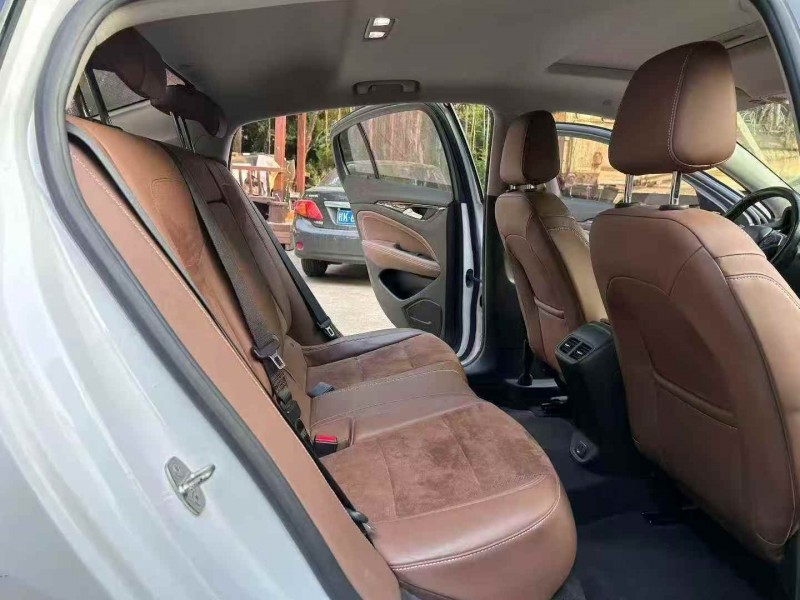 广州18年别克君威8