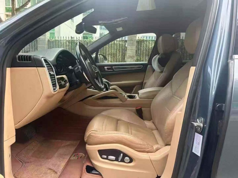 廣州18年保時捷卡宴2